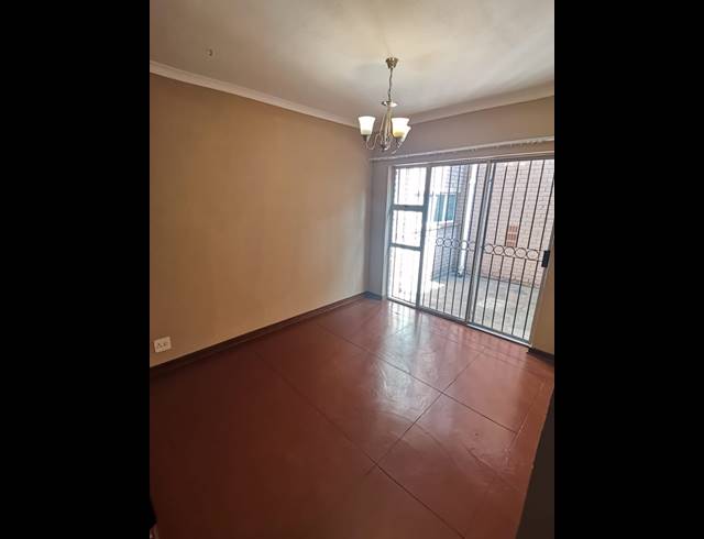 2 BEDROOM DUPLEX RENTED IN ESSENWOOD